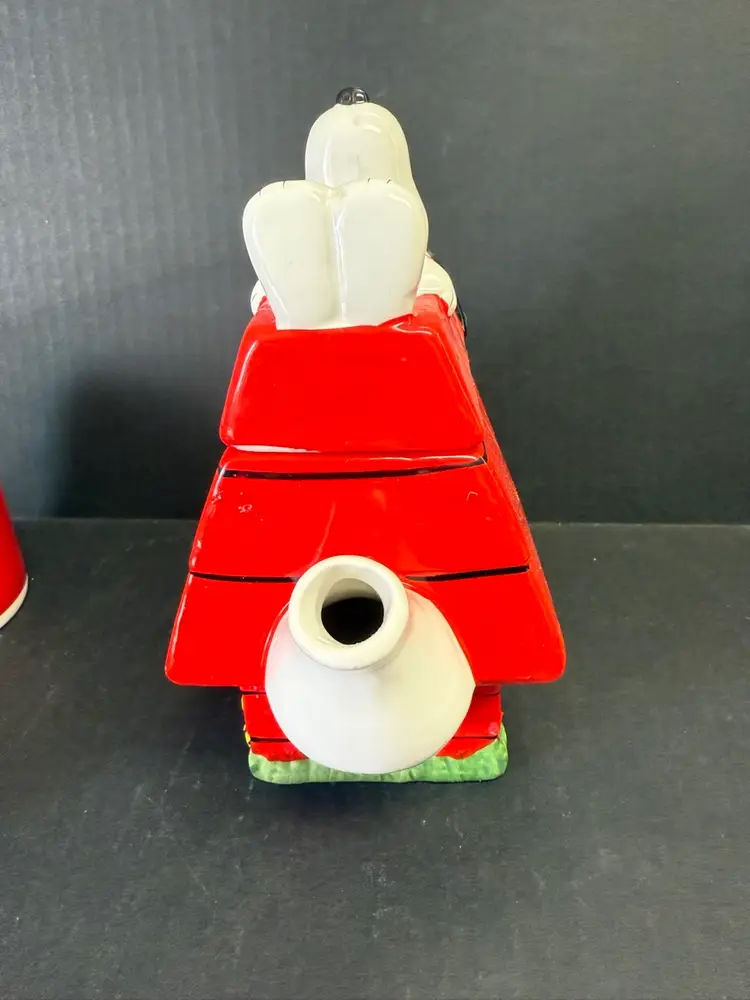 Snoopy Teapot & Mugs