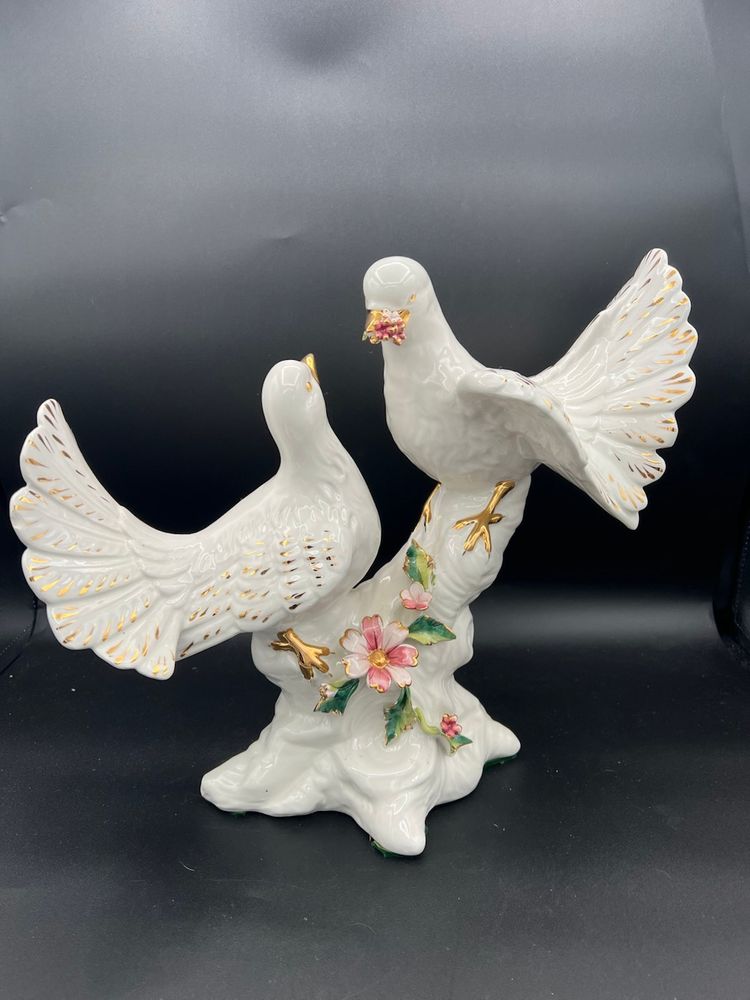 Capodimonte Large Doves Statuette READ