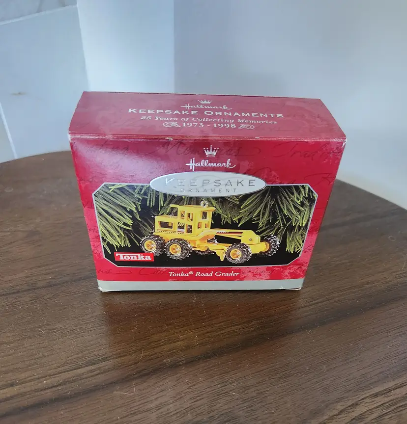1998 Hallmark Keepsake Ornament Tonka Road Grader