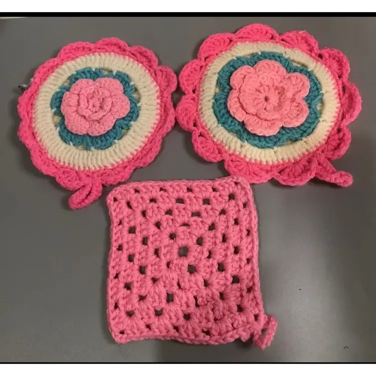 Handmade 3 Crochet Flower Hot Pads Pot Holders Doilies MCM Country Kitchen Vtg