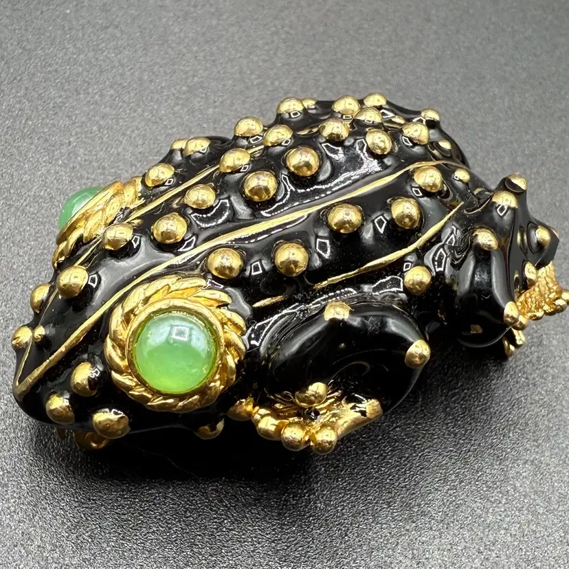 Ciner Black Enamel And Gold Tone Metal Green Glass Eyes Toad Frog 1.75”