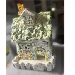 Lefton Porcelain People’s Theatre Cottage