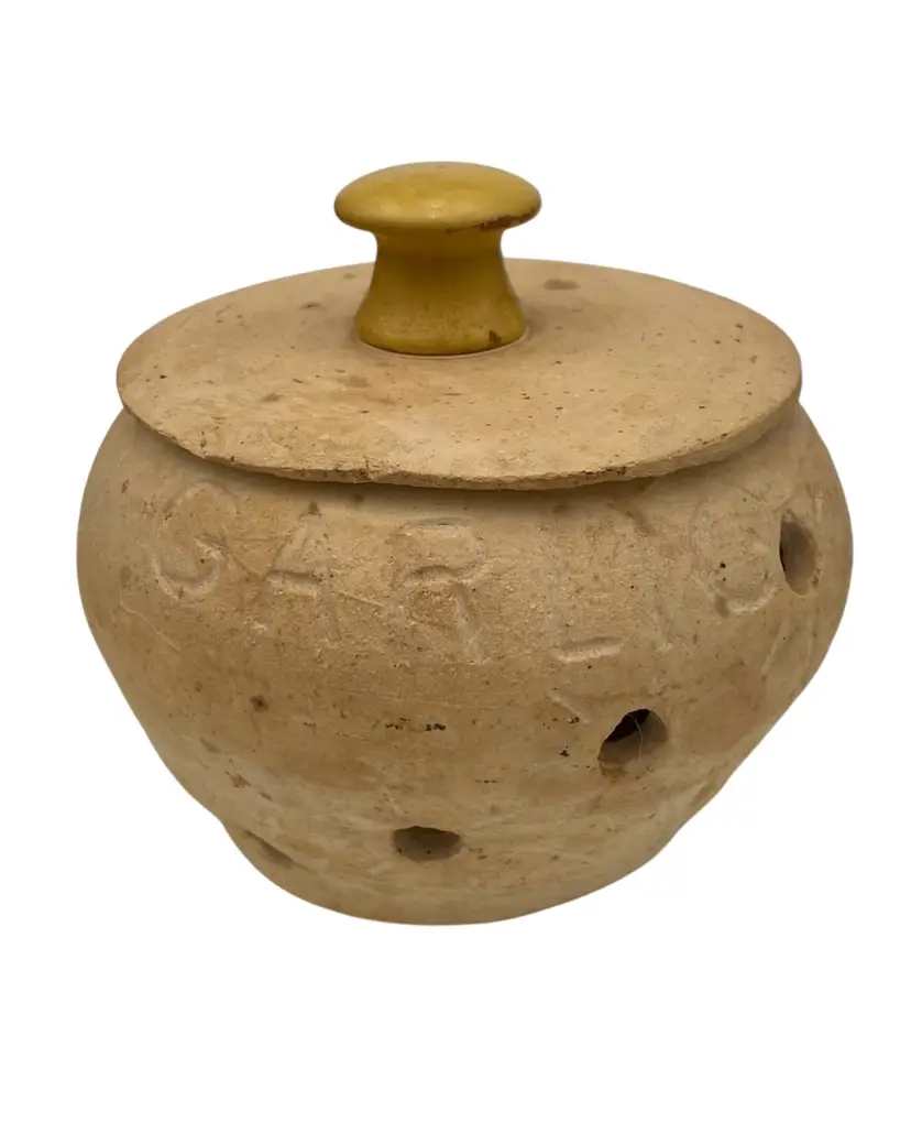 Studio Pottery Garlic Keeper, Stoneware, Sgraffito Design w/Knob Handle, Signed
