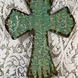 100 Raised Green Metal Cross Hangable 9.75" X 7.5"