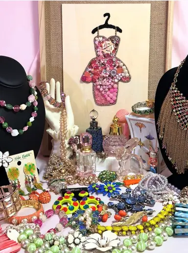 Last Chance On The Spring Theme Vintage Jewelry-Pop Up 🌼🥰