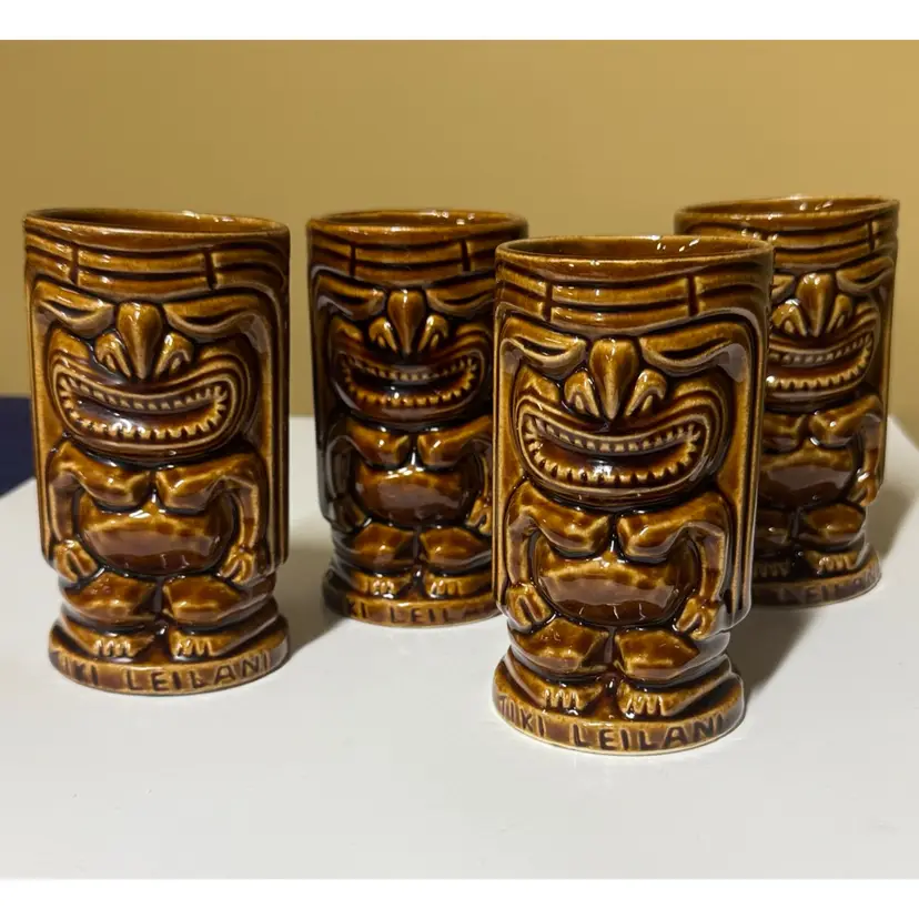 Tiki Leilani Brown Mugs ceramic 5 1/8” tall set of 4 Made in USA