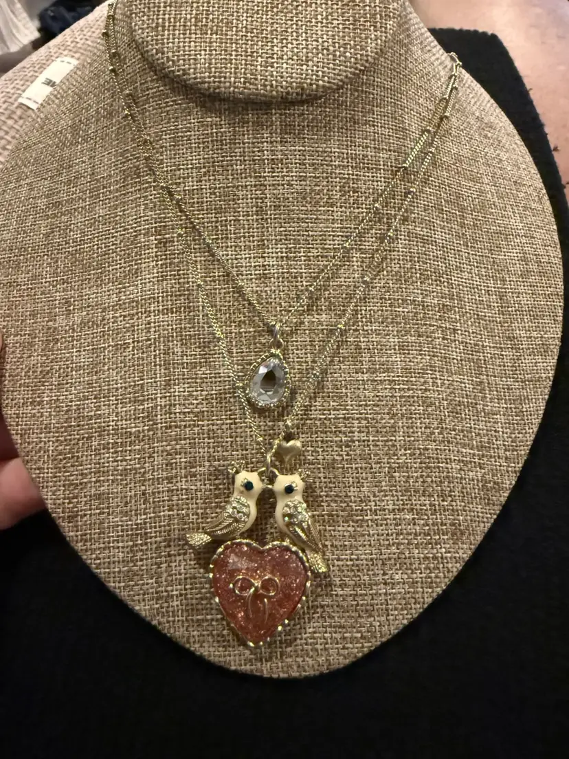 BETSEY JOHNSON Lovebirds Pink Heart Pendant Necklace 18 Inches