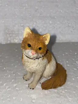 Vintage Resin Cat Figurine As Pictured All Average 3.5-4" In Length