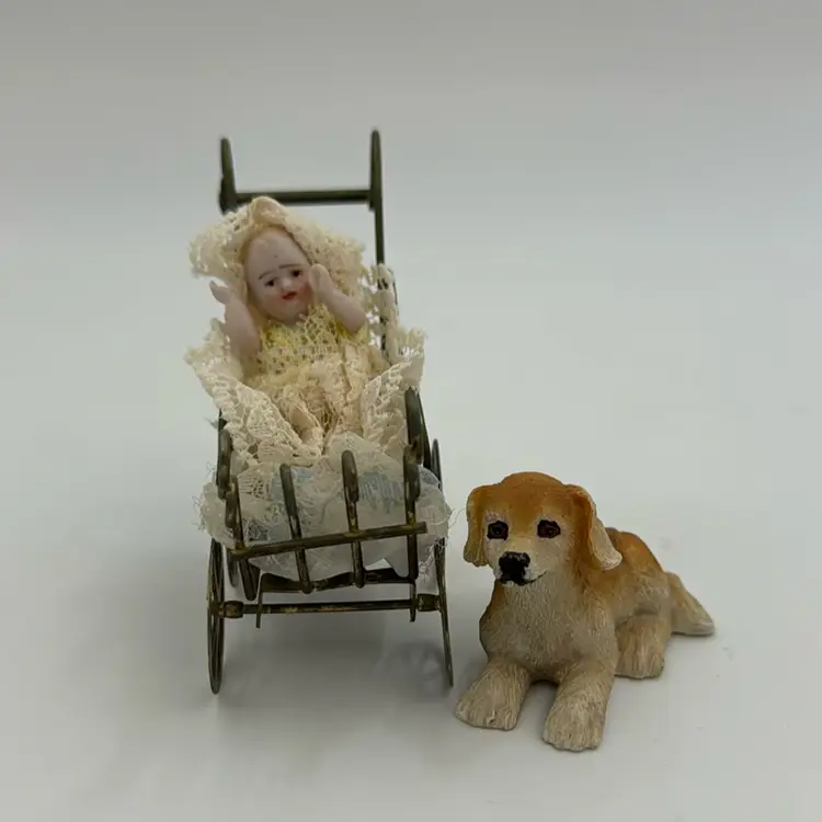 Vintage Heirloom Collection Ceramic Baby In Victorian Carriage Figurine