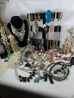 Over 90 Pieces Of Jewelry Necklaces Bracelets And Earrings Lot 7