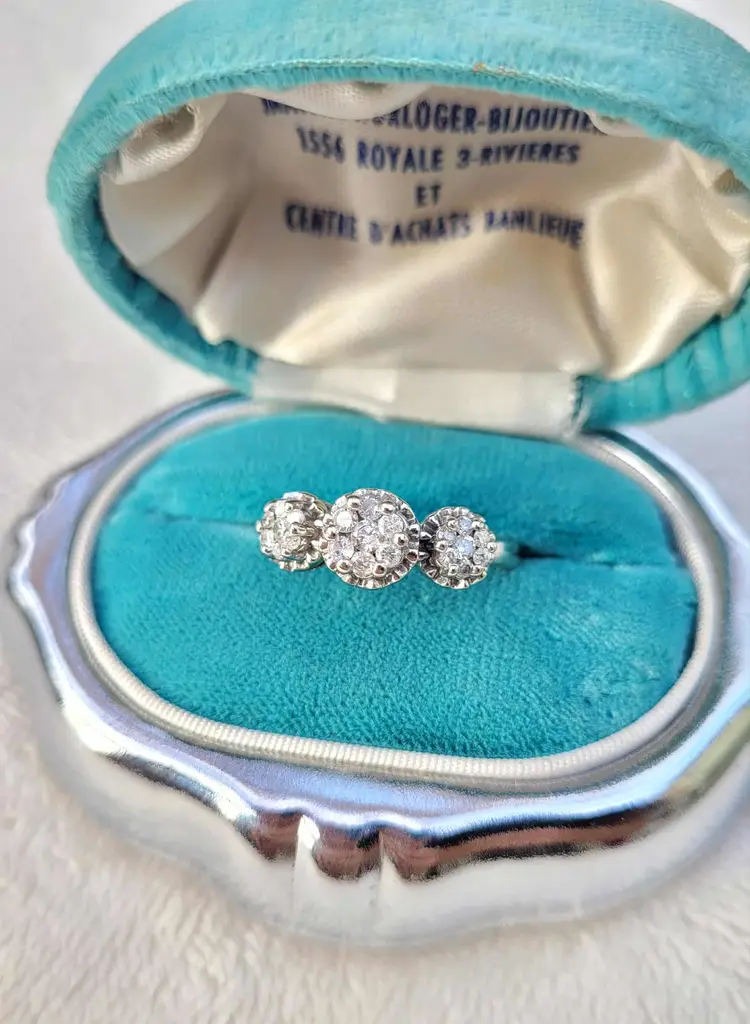 Vtg 10k White Gold Diamond Floral Trilogy Cluster Engagement Ring Sz 9 -5g