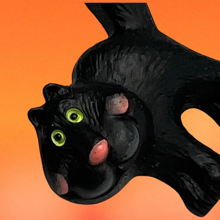 1-1/2” Vintage 1987 Signed Hallmark Black Kitty Cat Green Eyes Halloween Brooch Pin