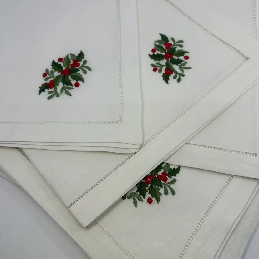 Large Vintage Needlepoint Holly Fabric Napkins (6)