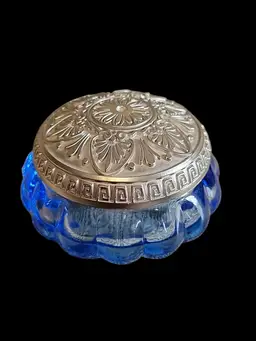 Royal Doulton vanity jar 2.5" t x 4.5" w blue glass with silver tone metal lid