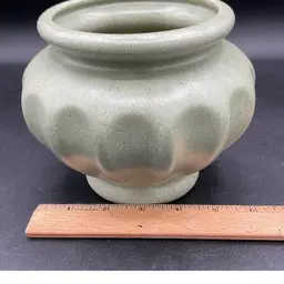 Vintage planter - Haeger fluted green