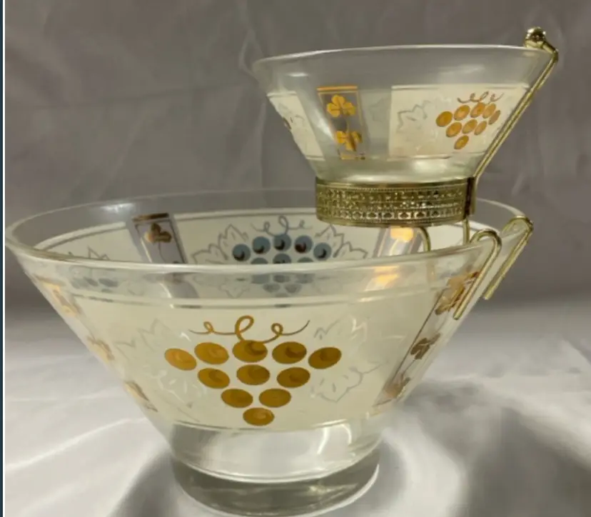 Vintage MCM Glass 2pc Serving Set | Large Bowl 10.5 Inches Diameter |Retro Grapes and Leaves Pattern | No Chips or Cracks