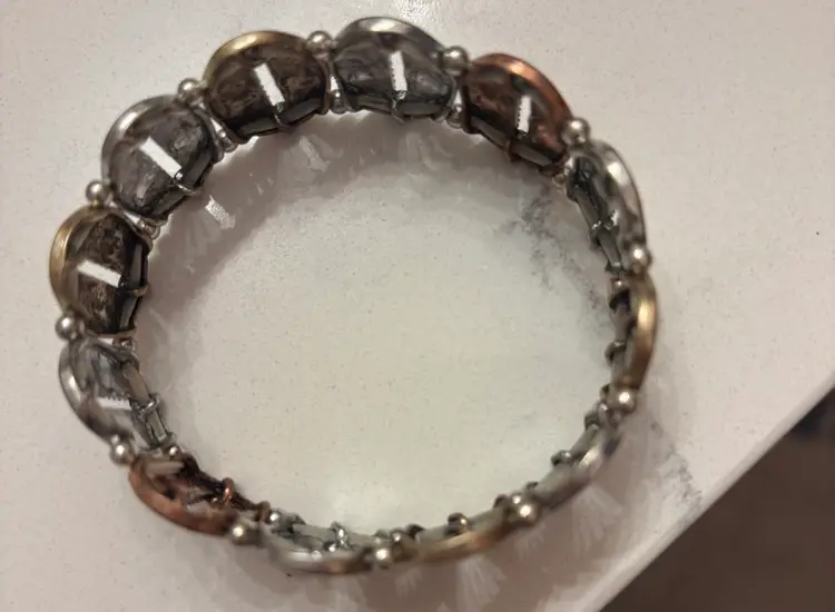 STRETCH BRACELET WITH ARROWS