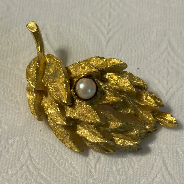Vintage Gold Tone Leaf Brooch with Faux Pearl Accent