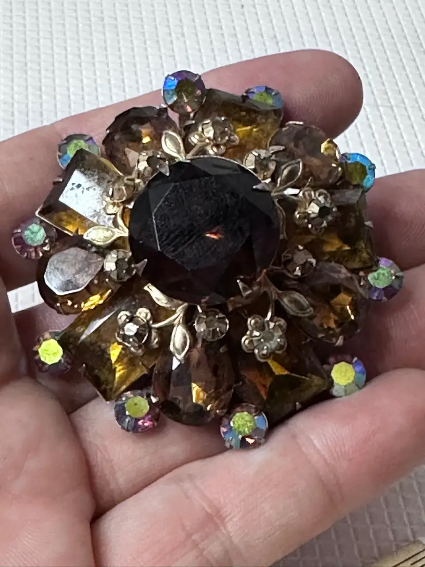 Vintage Rhinestones Costume Brooch