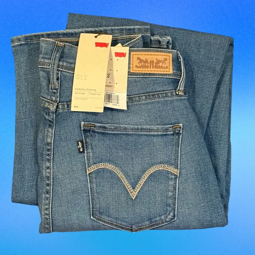 NWT Women’s Levi’s 512 Straight Leg 12M/31 Inseam (KK)