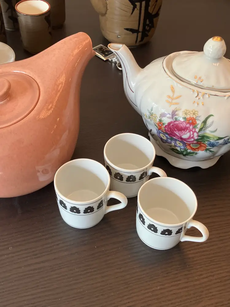 Teapots,cups And Mugs Galore!
