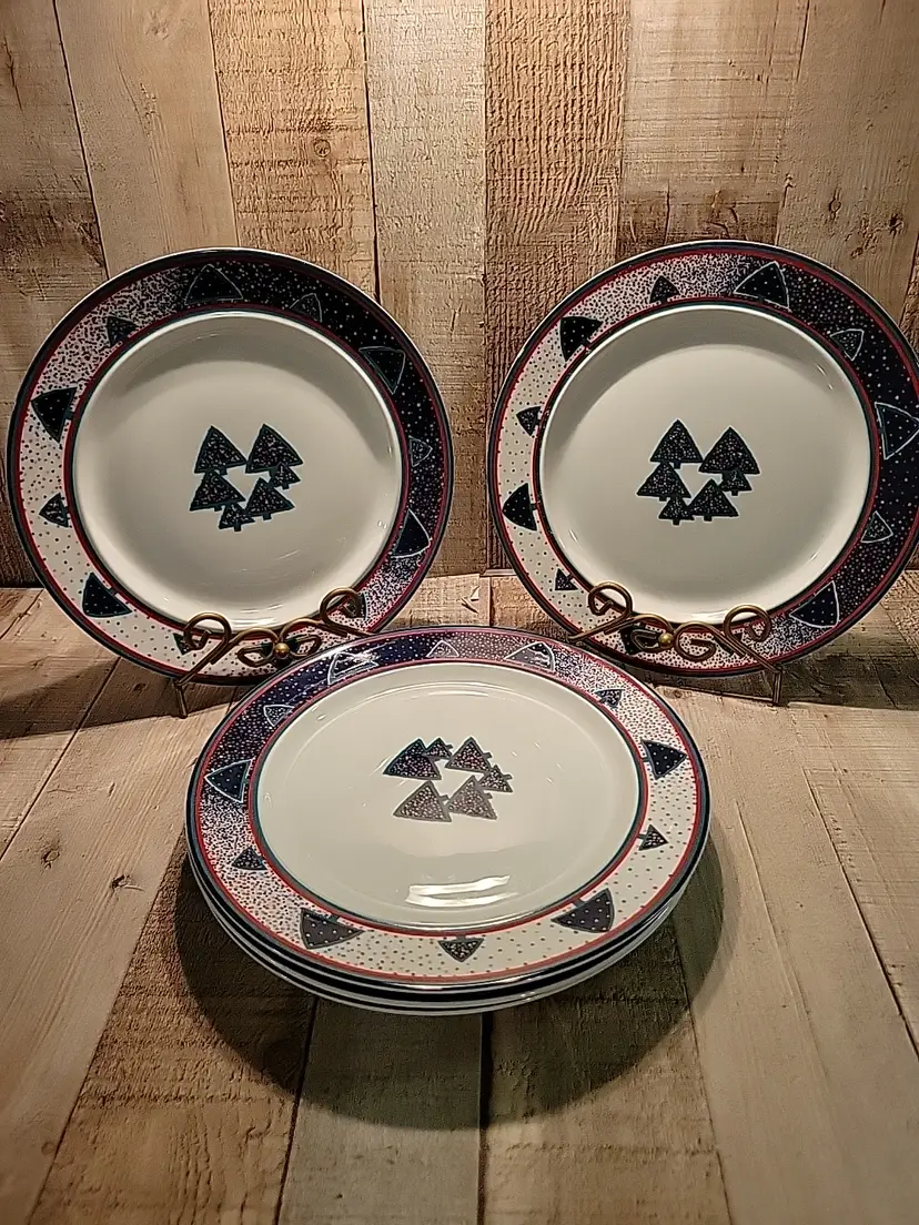 5 Dansk Winterfest Dinnerware Plates 9" Portugal Porcelain International Designs