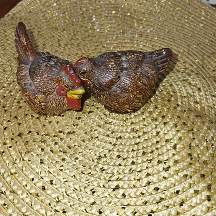 Vintage Brown Rooster and Hen Shakers