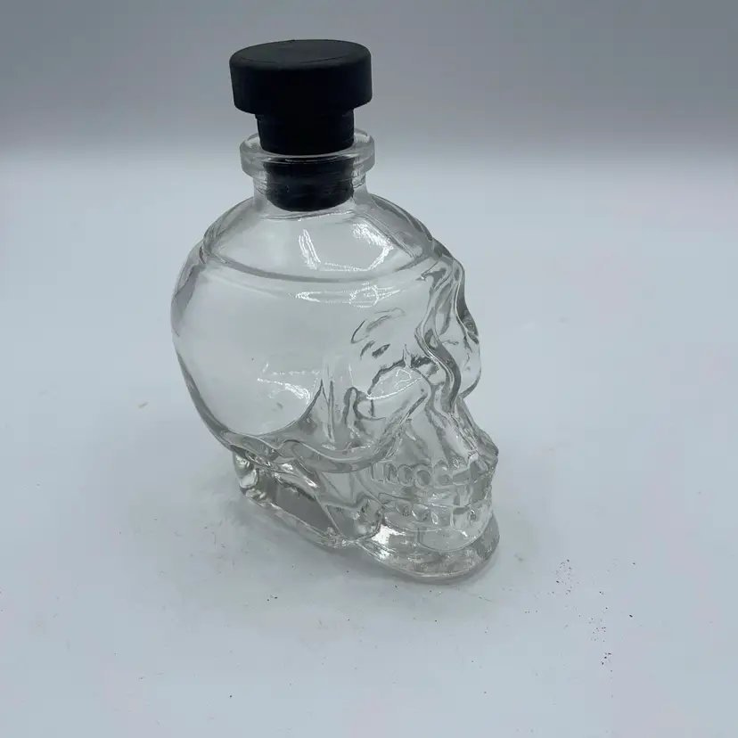 skull Glass Decanter With Black Cork 4”