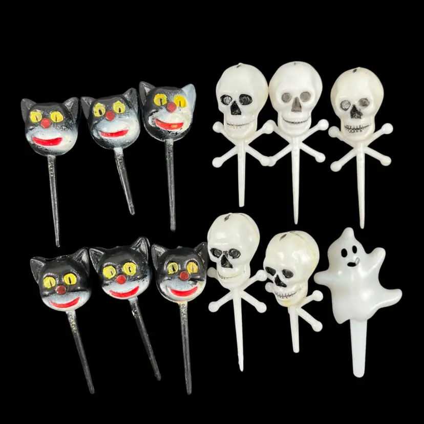 Lot Of Vintage Halloween Cupcake Picks, Vintage Halloween Black Cat Picks, Vintage Halloween Skull Picks, Vintage Ghost Pick
