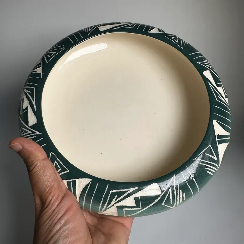 R. Silas Navajo Incised Native American Art Pottery Bowl