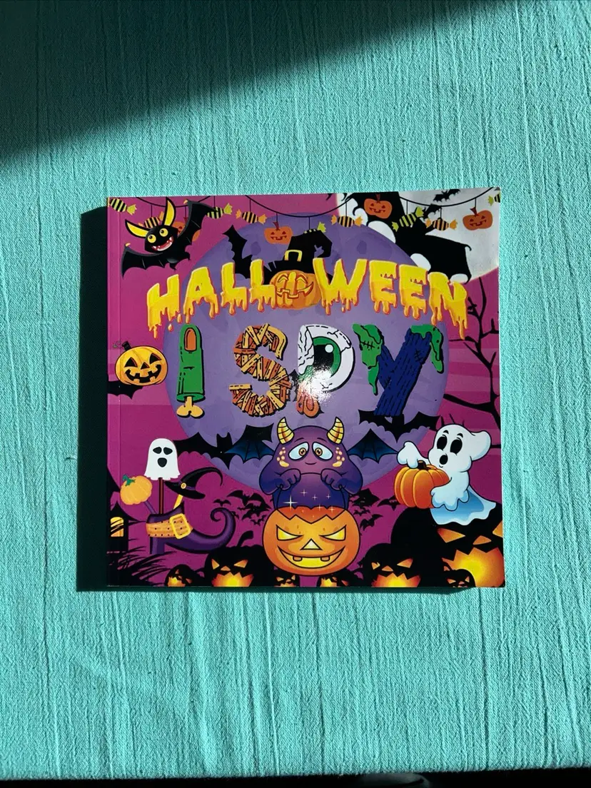 I Spy Halloween Book For Kids: Ages 5-10 Guessing Game