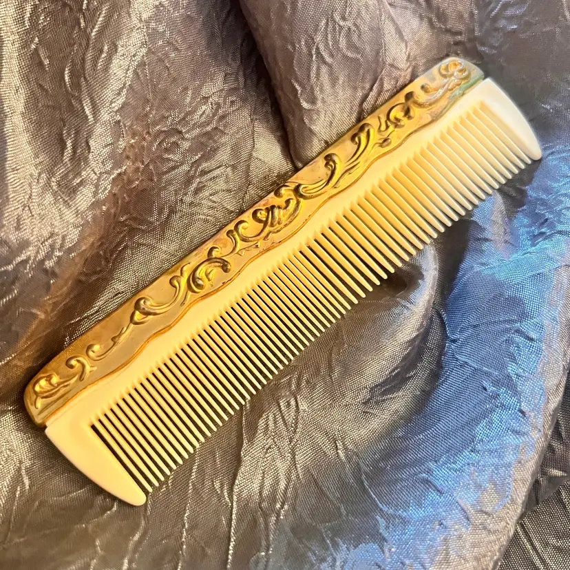 Vintage Ornate Vanity Comb 7.5”