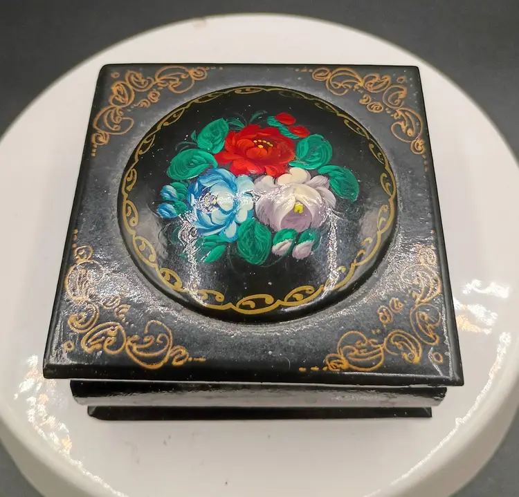Russian Lacquer Trinket Box Hand-painted Flowers Roses Red Interior Hinged Lid