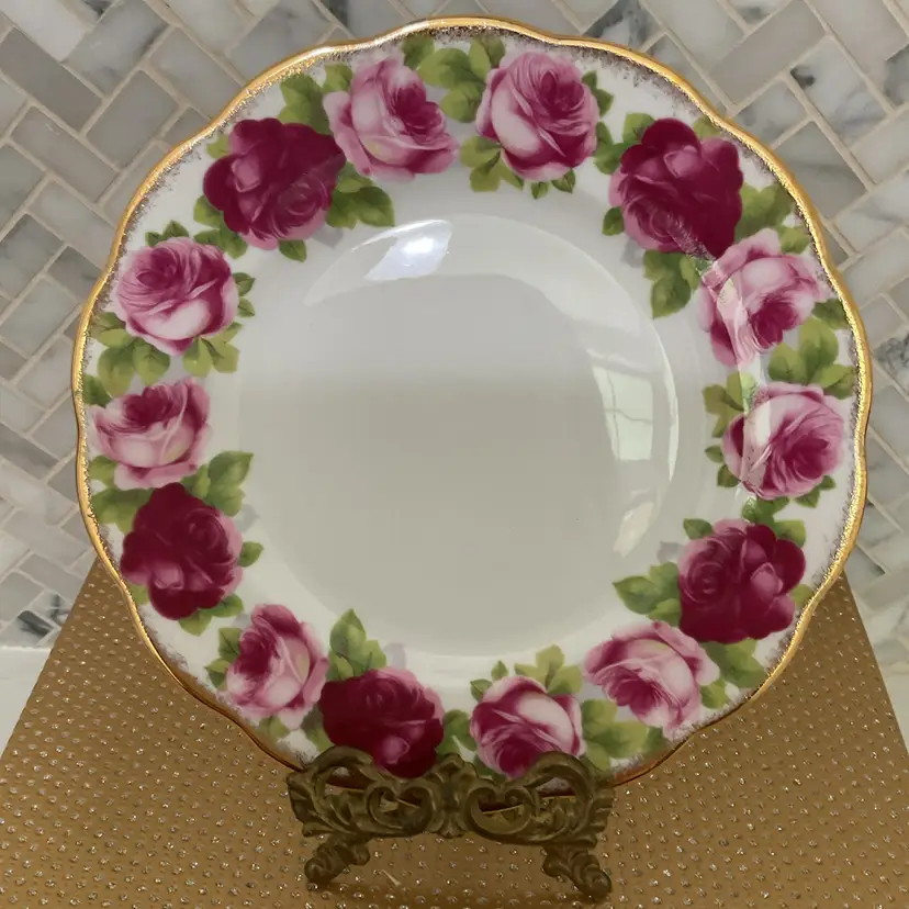 8” Royal Albert Old English Rose Plate