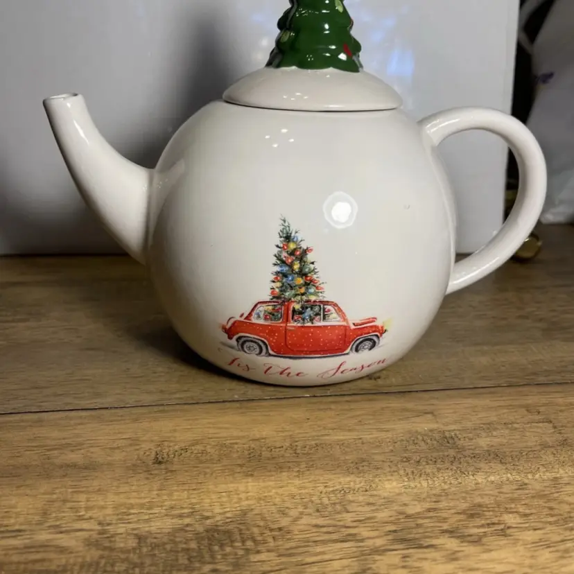 Christmas Teapot by Long Blue Straw Illustrations artist Tracy Hetzel