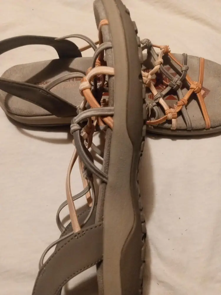 Skechers Pink & Grey Love Knot Sandals Size 10 Pre Owned Estate Sale Beautiful Pair