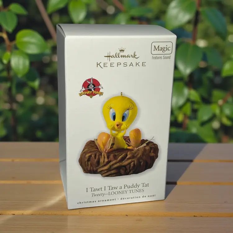 Hallmark Ornament Tweety I Tawt I Taw A Puddy Tat Looney Tunes Magic NOB