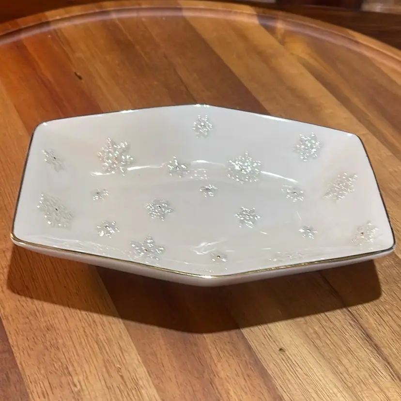 Lenox Snowflake Tray 6”