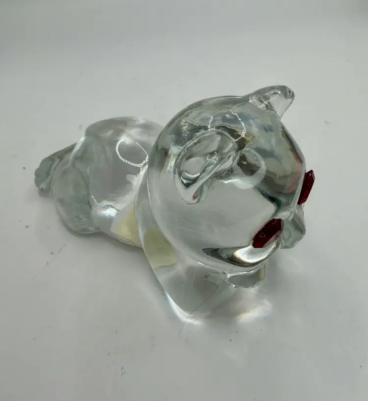 Vintage Fenton Lounging Glass Bear With Red Heart Eyes Valentines Day UV Glow