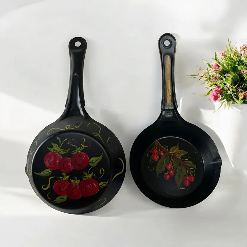 Vintage Toleware Decorative Skillets. Wall Hangings. Country Home Cottage Core. Metal Frying Pans with Hand Painted Fruit