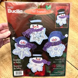 BUCILLA - Let It Snow Snowman Snowflakes 4 Felt Jeweled Bead Ornaments Kit 84597