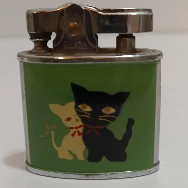 Vintage Omega Super Lighter Depicting Kittens