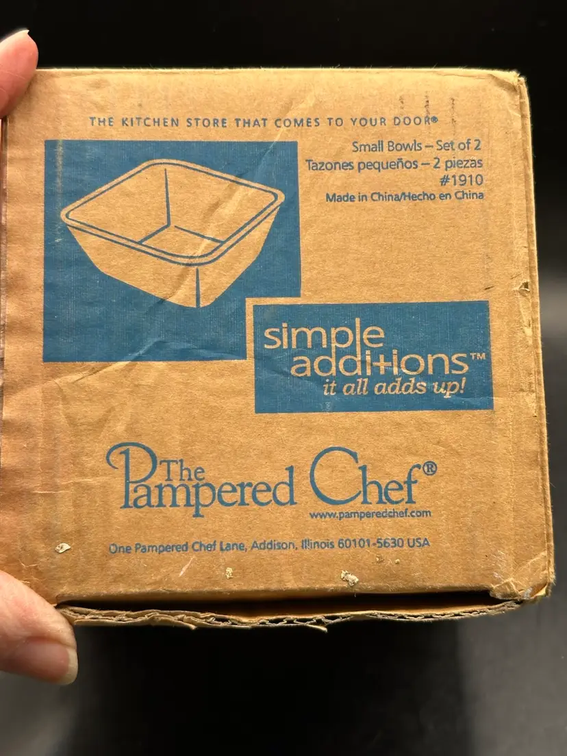 Pampered Chef Simple Additions Small Bowl Caddy 2 Small White Bowls