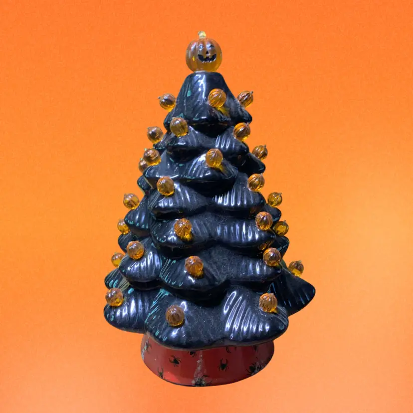 44. Mr Halloween Black Ceramic Lighted Pumpkins Tree