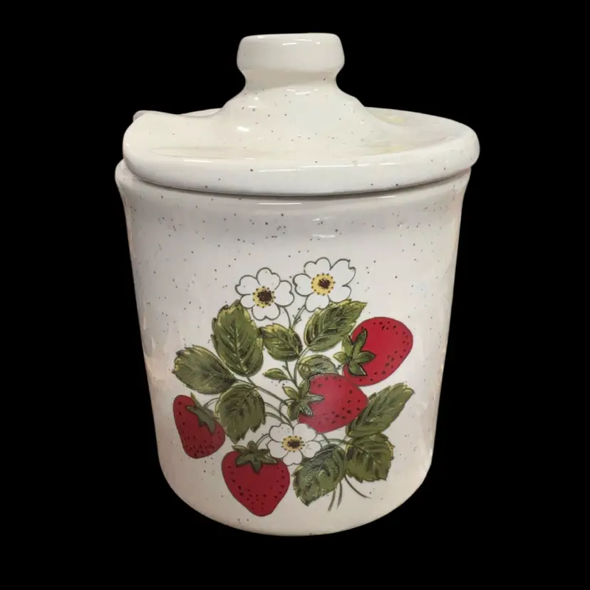 Vintage McCoy ceramic jar With Lid, with strawberry motif , almost 4” Unmarked