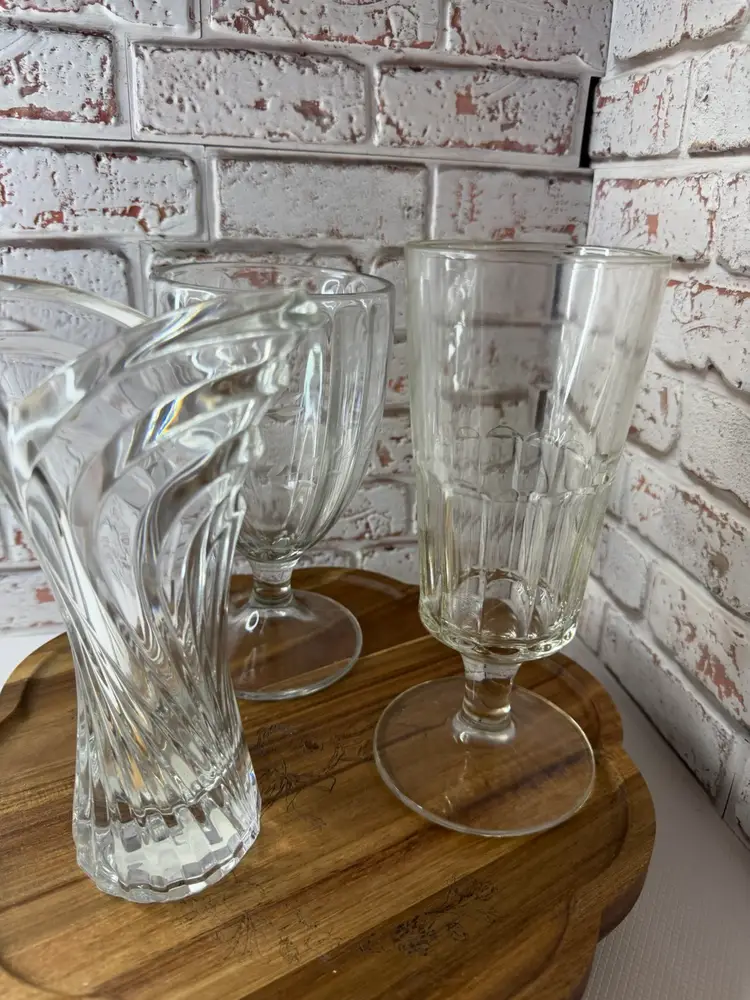 Set Of 3 Clear Vases One Is MIKASA One Is Celery Vase