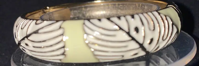 New Old Stock Clamper Bracelet- Medium width  ( Sequin, Talbots, Man luck Etc... Retail $18-$32)