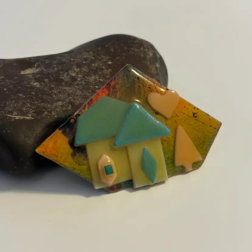 Vtg LUCINDA House Pin – Warm Tones Scene Green Roofs Heart Sun Accent 3" × 1¾"