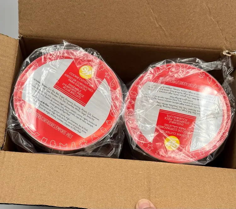 Wilton Holiday Cookie Cutter 18 Piece Set Stainless Steel Set Of 2