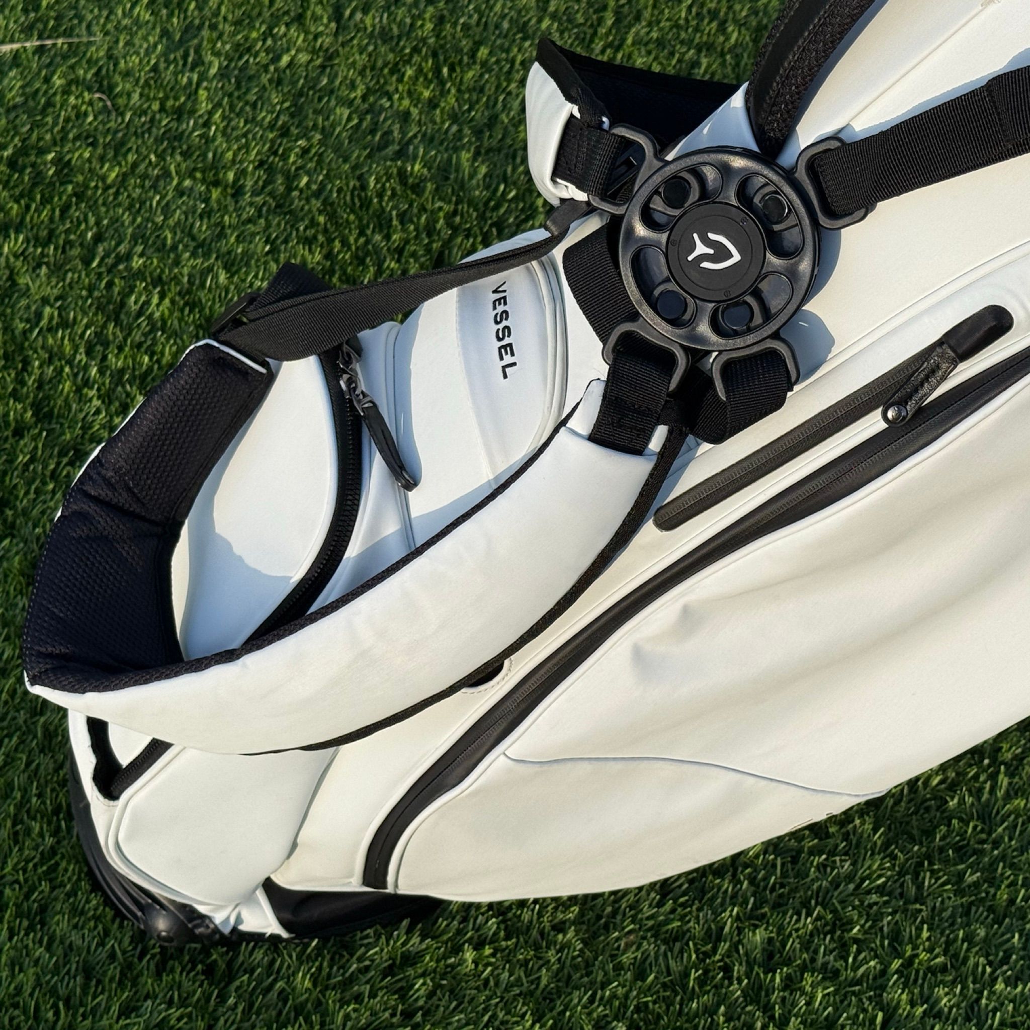 Stacked Golf · Vessel Player 3.0 Stand Bag | White/Black | 6-Way